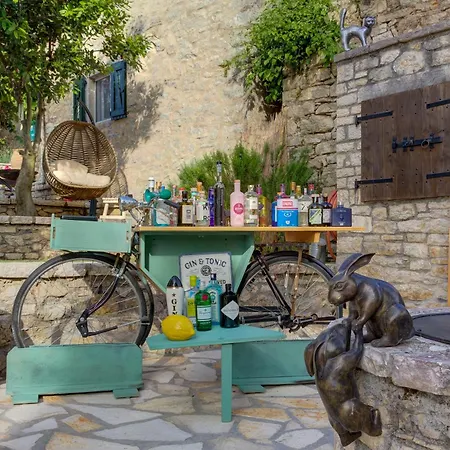 The Merchants House Perítheia